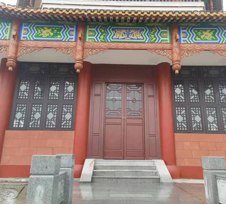 云南仿古门窗价格与金属门窗工程全解析 选材·造价·施工要点